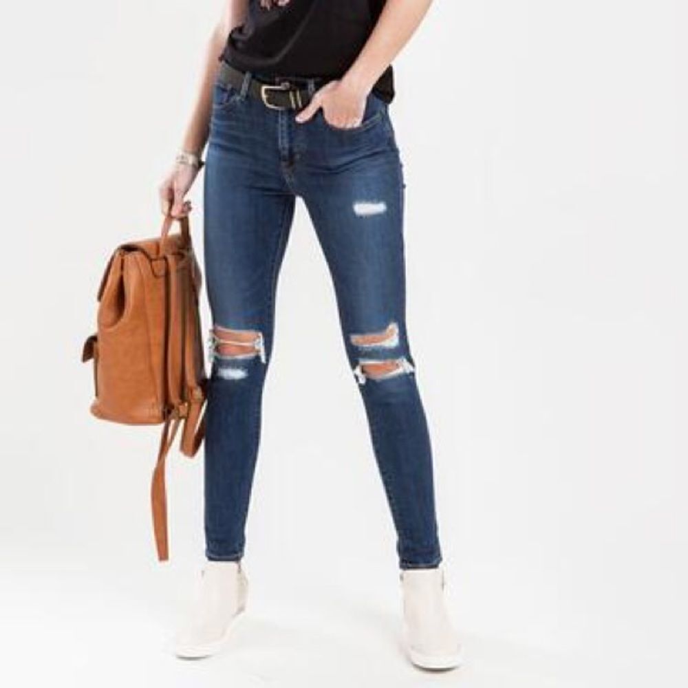 ✨ 2xHP✨Levi's® 721 High Rise Destructed Skinny Jeans✨